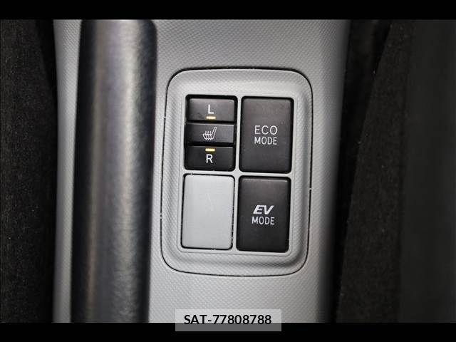 Toyota AQUA 2012-07 8411206-4