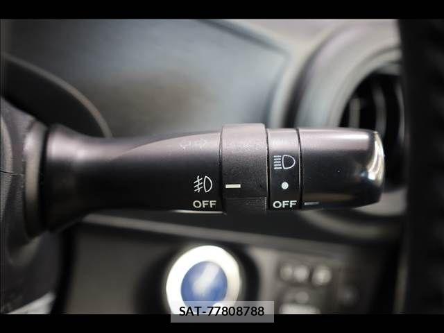 Toyota AQUA 2012-07 8411206-6