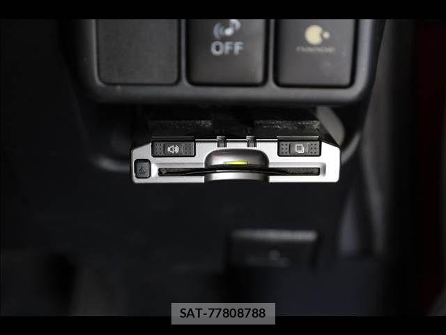 Toyota AQUA 2012-07 8411206-7