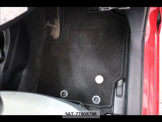 Toyota AQUA 2012-07 8411206-8