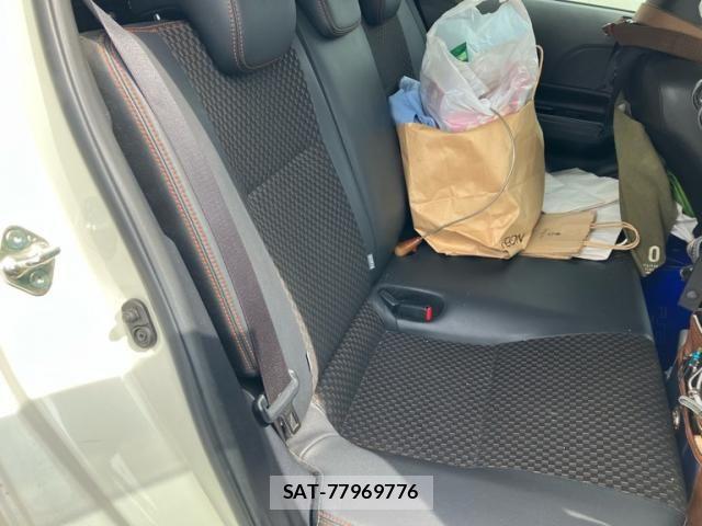 Toyota AQUA 2015-02 8411216-13