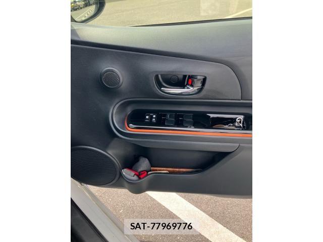 Toyota AQUA 2015-02 8411216-14
