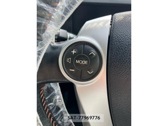 Toyota AQUA 2015-02 8411216-17