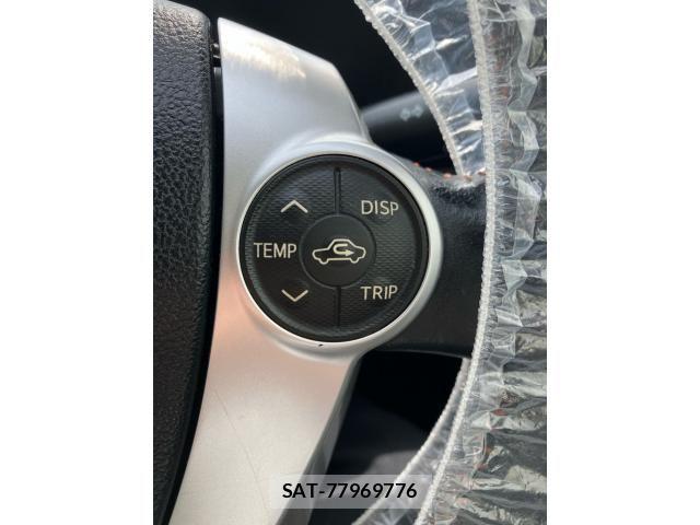 Toyota AQUA 2015-02 8411216-18