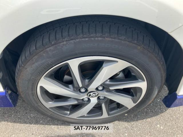 Toyota AQUA 2015-02 8411216-2