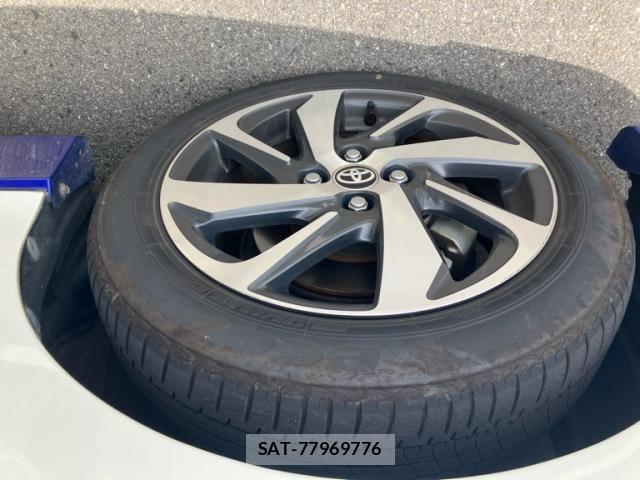 Toyota AQUA 2015-02 8411216-5