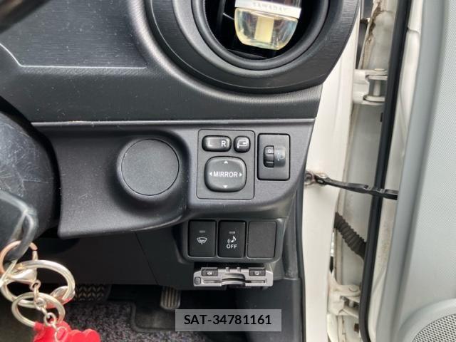 Toyota AQUA 2012-10 8411234-18
