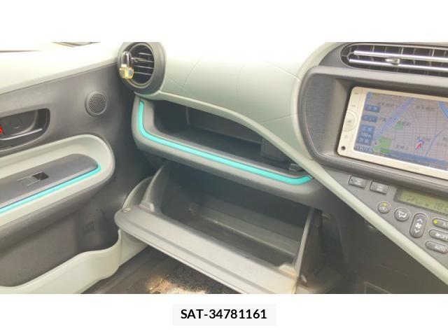 Toyota AQUA 2012-10 8411234-24