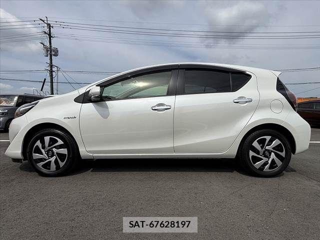 Toyota AQUA 2020-07 8411185-10