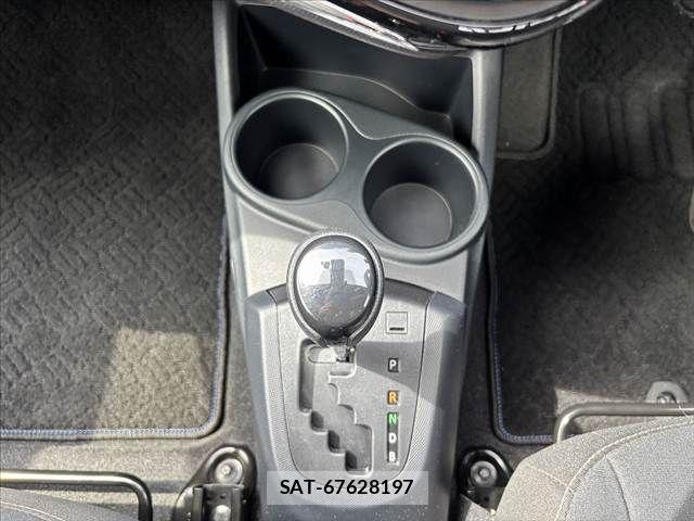 Toyota AQUA 2020-07 8411185-22
