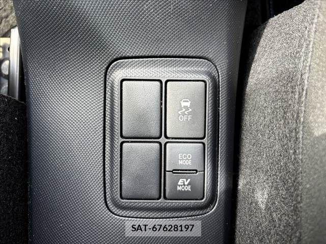 Toyota AQUA 2020-07 8411185-23