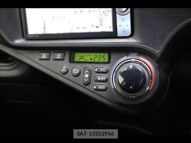 Toyota AQUA 2012-02 8411204-9