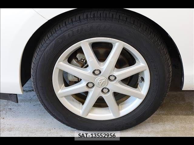 Toyota AQUA 2012-02 8411204-13