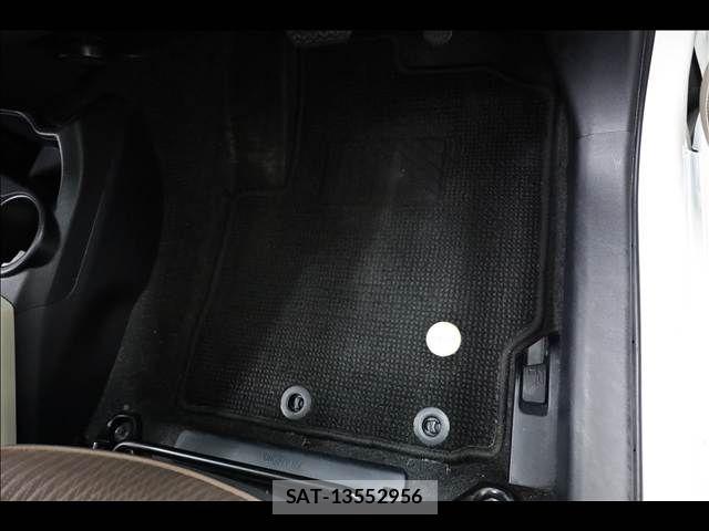 Toyota AQUA 2012-02 8411204-15