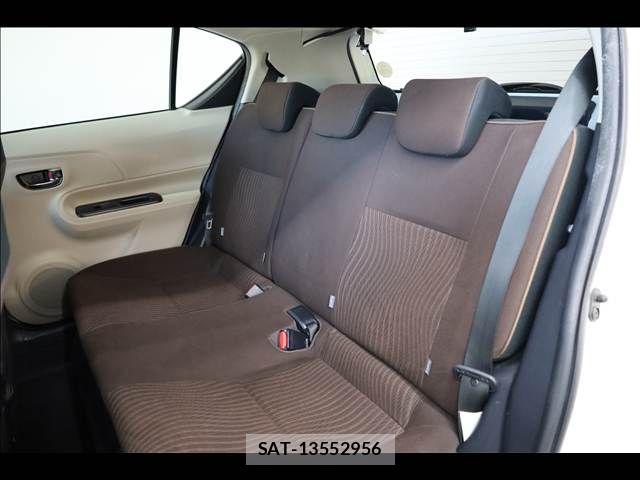 Toyota AQUA 2012-02 8411204-17