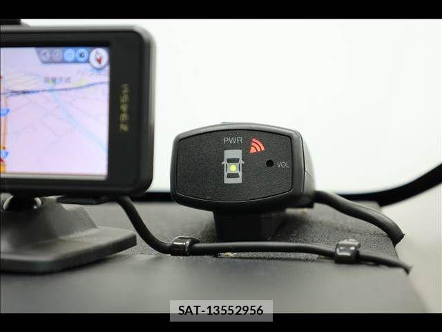 Toyota AQUA 2012-02 8411204-4