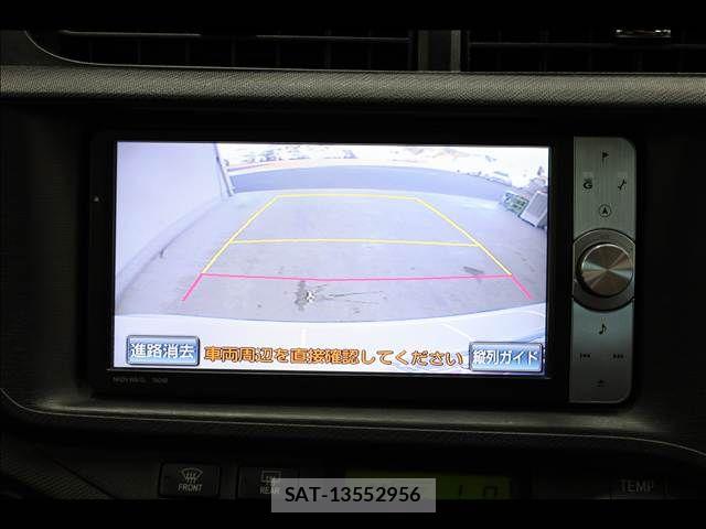 Toyota AQUA 2012-02 8411204-7