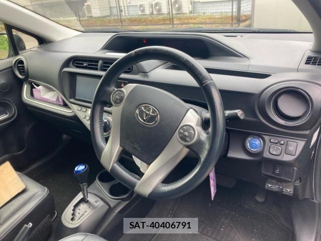 Toyota AQUA 2014-02 8411230-12