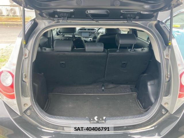 Toyota AQUA 2014-02 8411230-8