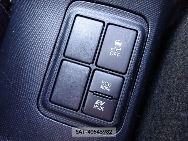 Toyota AQUA 2021-06 8411193-9
