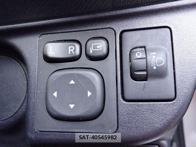 Toyota AQUA 2021-06 8411193-12