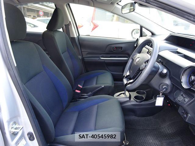Toyota AQUA 2021-06 8411193-14