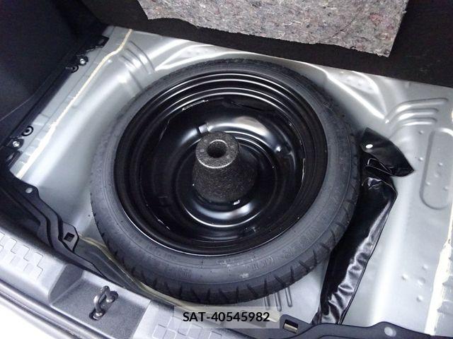 Toyota AQUA 2021-06 8411193-17