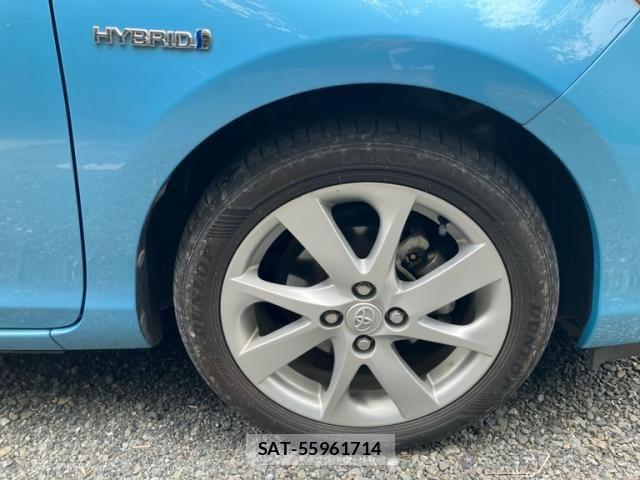 Toyota AQUA 2012-02 8411231-9