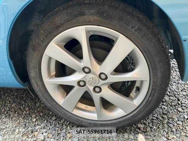 Toyota AQUA 2012-02 8411231-11