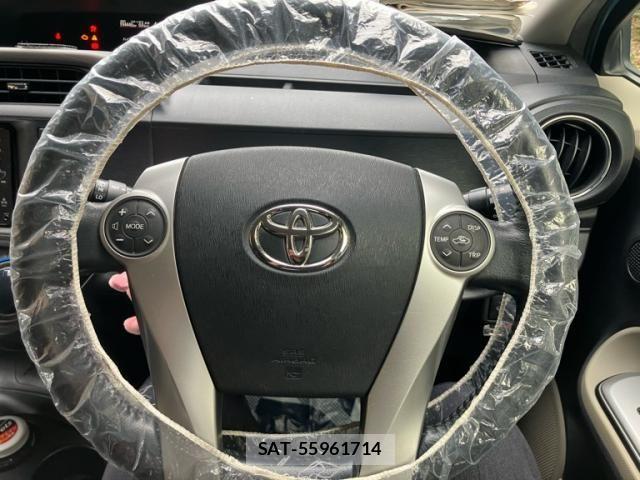 Toyota AQUA 2012-02 8411231-17