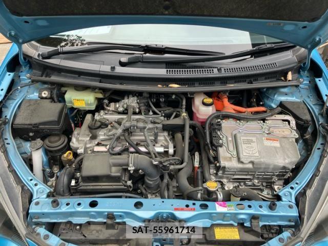 Toyota AQUA 2012-02 8411231-26