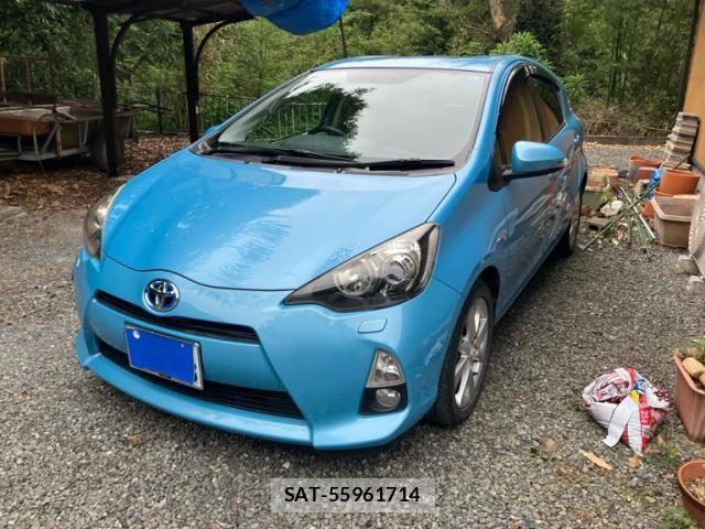 Toyota AQUA 2012-02 8411231-3
