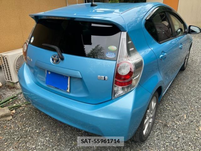 Toyota AQUA 2012-02 8411231-5
