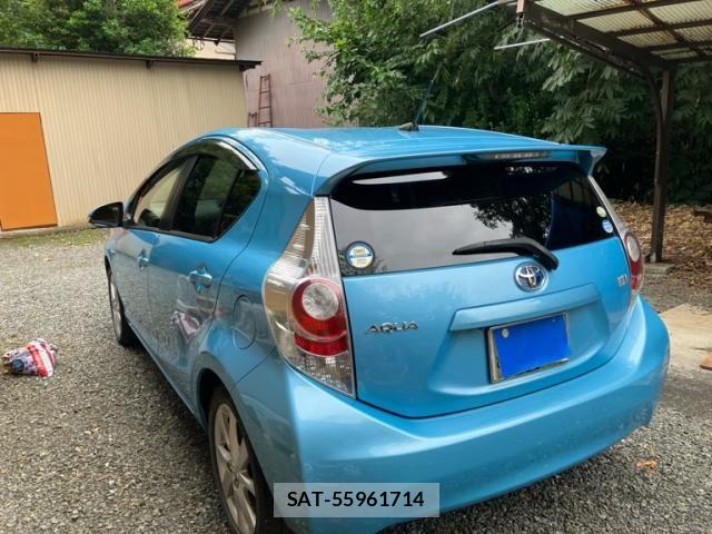 Toyota AQUA 2012-02 8411231-6