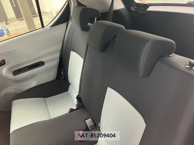 Toyota AQUA 2012-05 8411228-14