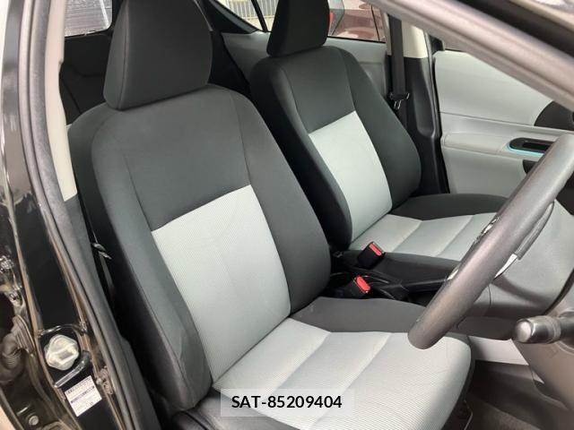 Toyota AQUA 2012-05 8411228-15
