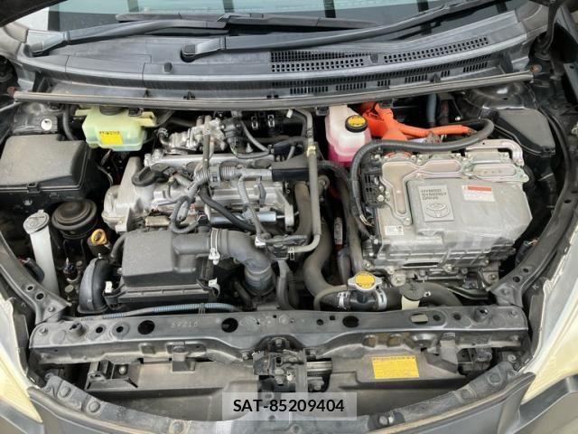 Toyota AQUA 2012-05 8411228-18