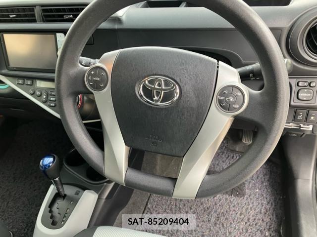 Toyota AQUA 2012-05 8411228-19