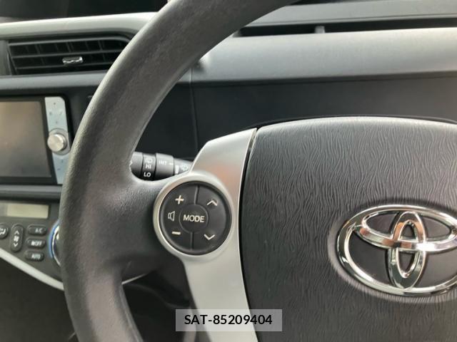 Toyota AQUA 2012-05 8411228-21