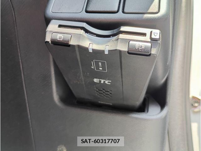 Toyota AQUA 2017-02 8411200-15