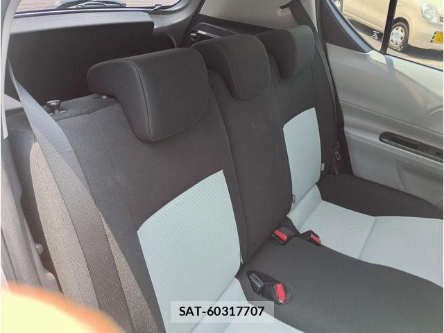 Toyota AQUA 2017-02 8411200-17
