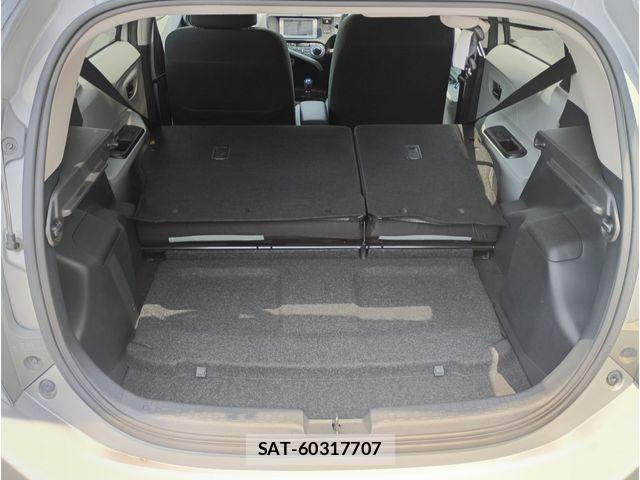 Toyota AQUA 2017-02 8411200-18