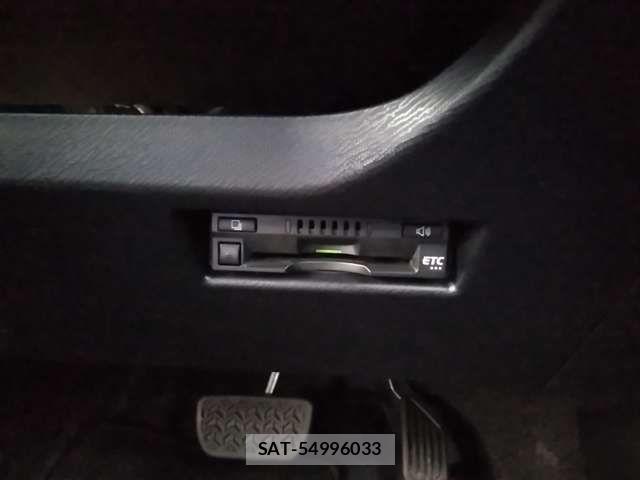 Toyota AQUA 2019-12 8411192-17