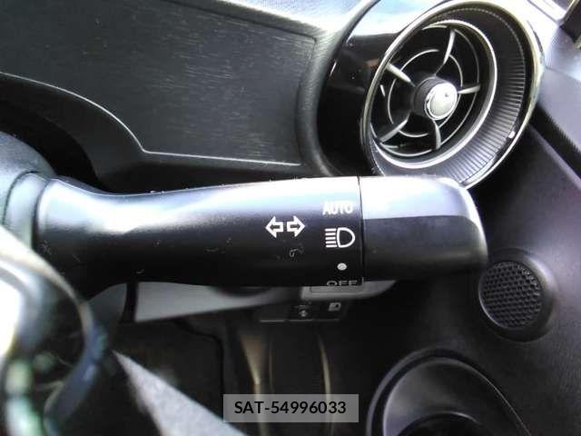 Toyota AQUA 2019-12 8411192-18