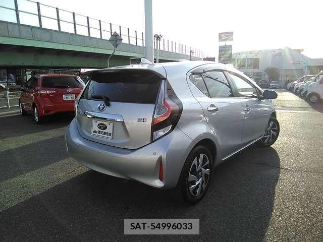 Toyota AQUA 2019-12 8411192-2