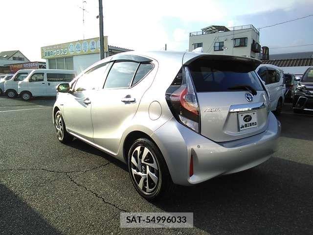 Toyota AQUA 2019-12 8411192-7