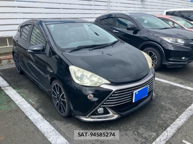 Toyota AQUA 2014-12 8411201-1