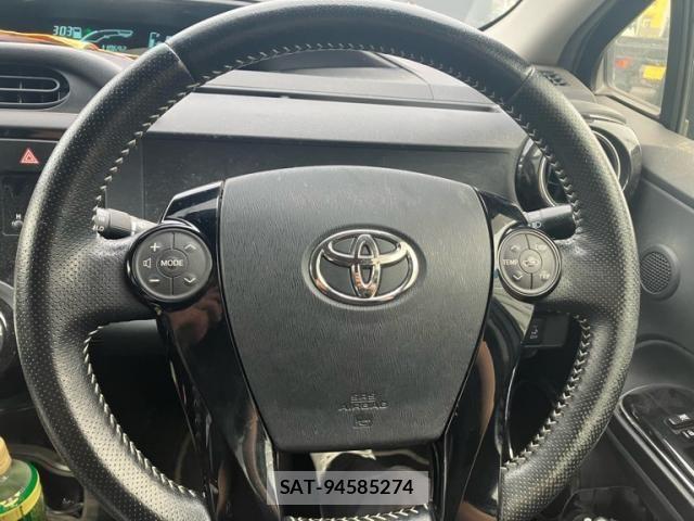 Toyota AQUA 2014-12 8411201-22