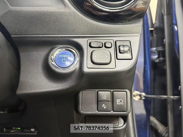 Toyota AQUA 2016-12 8411198-14