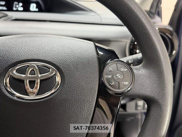 Toyota AQUA 2016-12 8411198-16